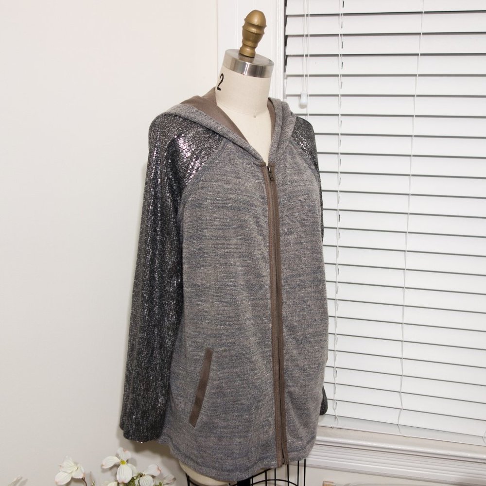 Hem & Thread - Picture 3 of 5